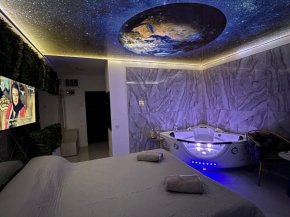 R U B I room by 50 shades